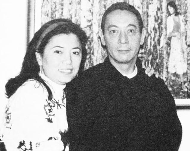 蒋纬国简介（火车上遇真爱，婚后妻子九孕无子，后娶新欢相貌酷似亡妻）