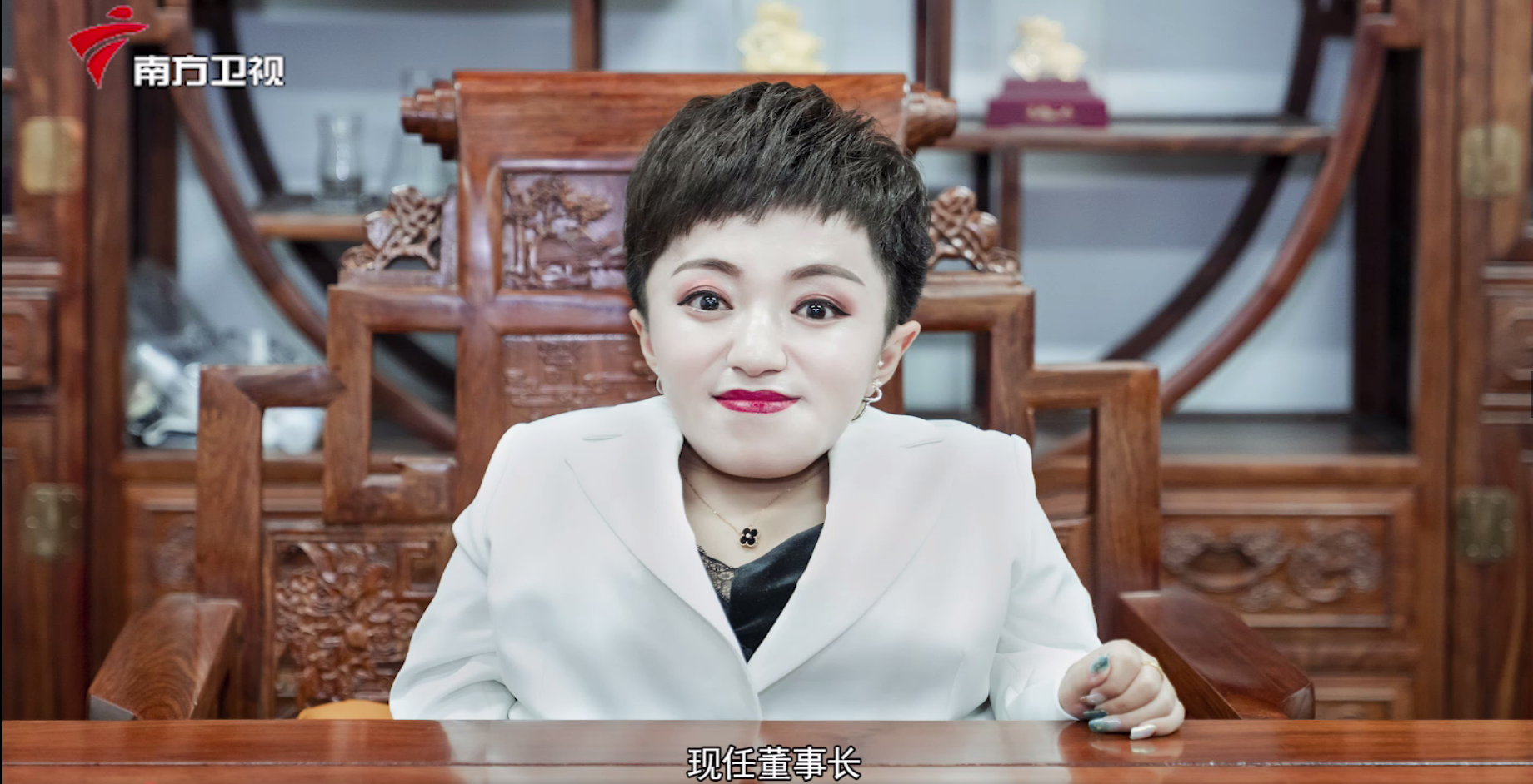 李喜梅轮椅上的创业女人简介(青年创业导师的故事，80厘米高的她如何成功逆袭)