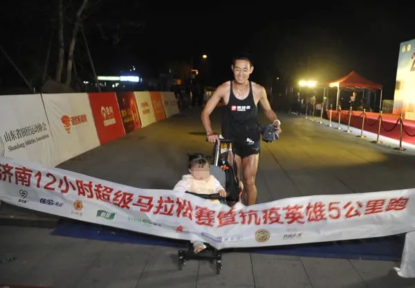 梁晶简介（奔跑者逝于荒野）