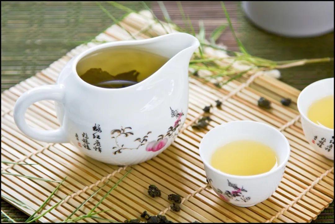 茶是谁发现的(历史 | 茶叶是谁发现的？漫话茶史上的三个“第一”)