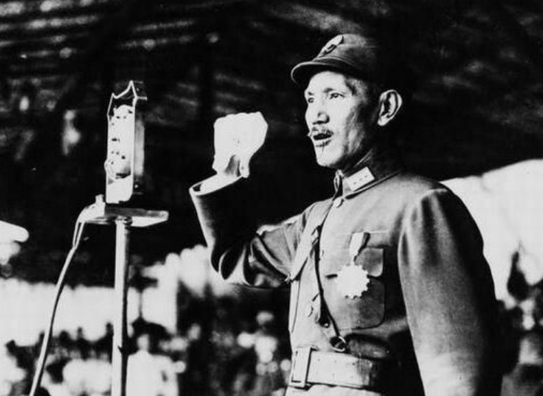 杜律明简介及最后结局(1949年，杜聿明在淮海战役中被我党俘虏后)