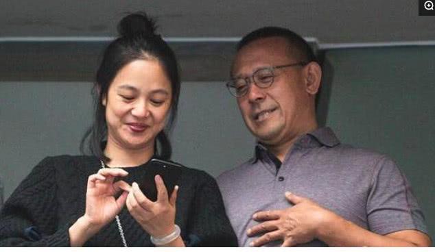 姜文老婆是谁(姜文妻子周韵近照获赞，人如其名气质太绝，素颜看不出41岁)