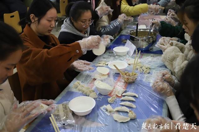 饺子是谁发明的(饺子原来是张仲景的发明，这个冬至的饺子有点特别)