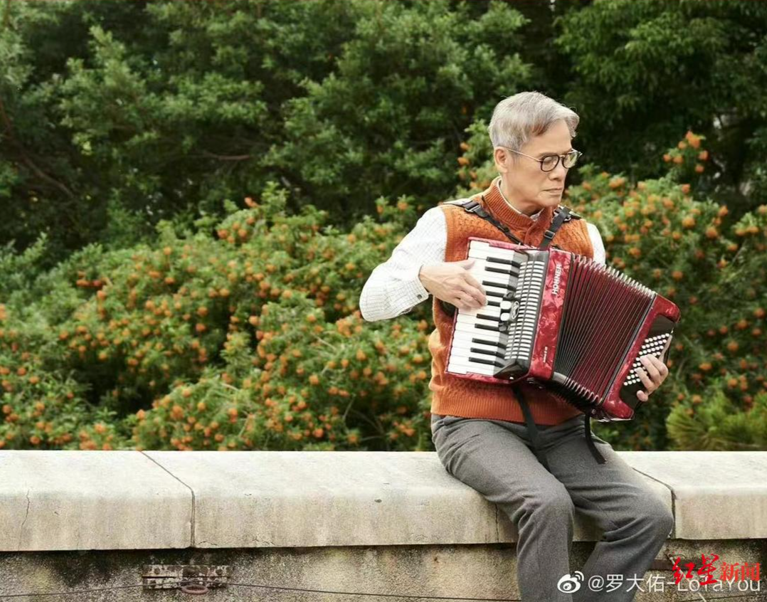 明天会更好原唱是谁(致罗大佑：我曾与他并肩走在夜色中，今晚来听听这位熟悉的陌生人)