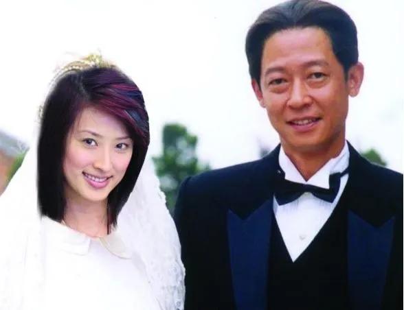 王志文的老婆是谁(王志文：娶富婆陈坚红，饭都是他做的，如今生活还好吗？)