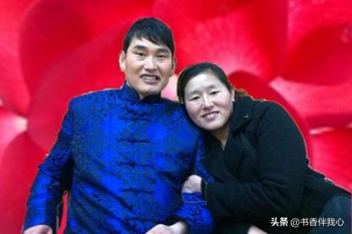 朱之文老婆是谁（大衣哥朱之文妻子年轻时，酷似巩俐，太漂亮了）