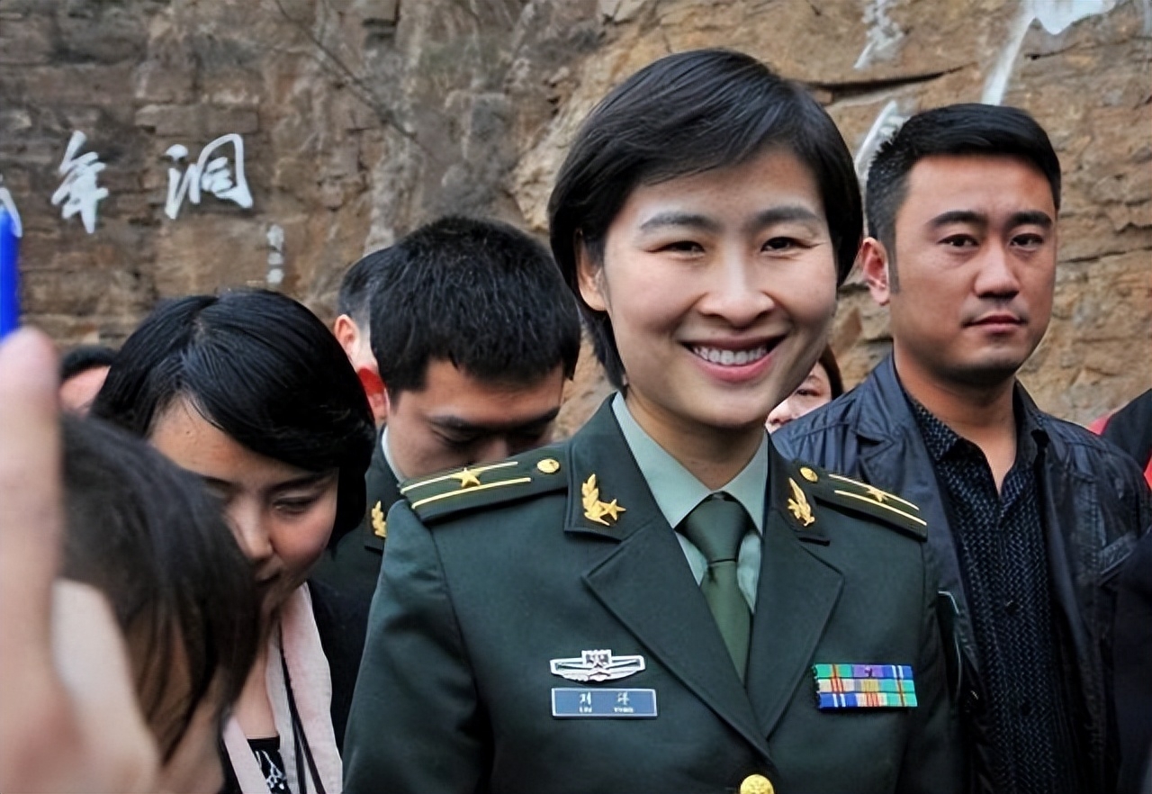 刘洋个人资料：中国第一位女航天员，10年2次登上太空，如今晋升大校军衔