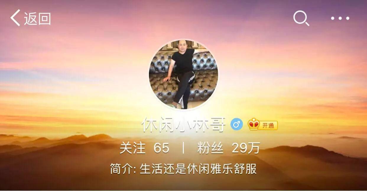 杨幂的父是谁啊(杨幂老爸是个“宝藏中年人”！年过50爱秀肌肉，还总是揭杨幂老底)